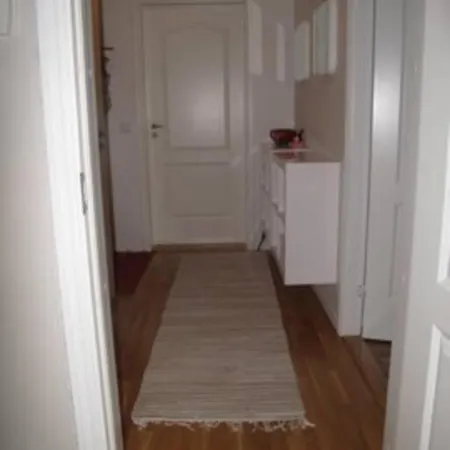 2 Bedroom Luxury Seafront, Free Pick Up!