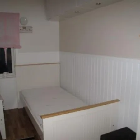 2 Bedroom Luxury Seafront, Free Pick Up!