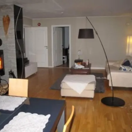 2 Bedroom Luxury Seafront, Free Pick Up! * Tromso