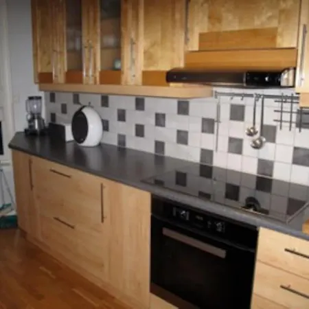 2 Bedroom Luxury Seafront, Free Pick Up! *