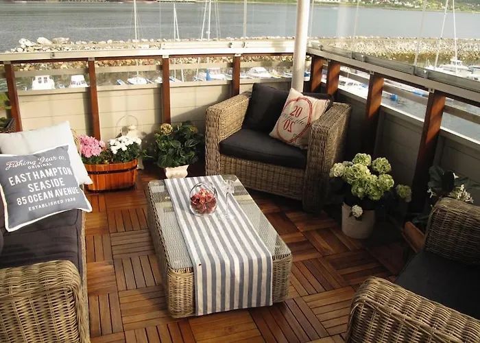 2 Bedroom Luxury Seafront, Free Pick Up! * Tromsø